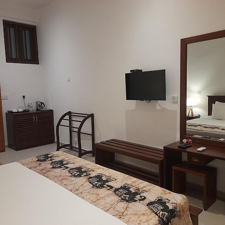 Tranquil Hotel Hikkaduwa Bagian luar foto