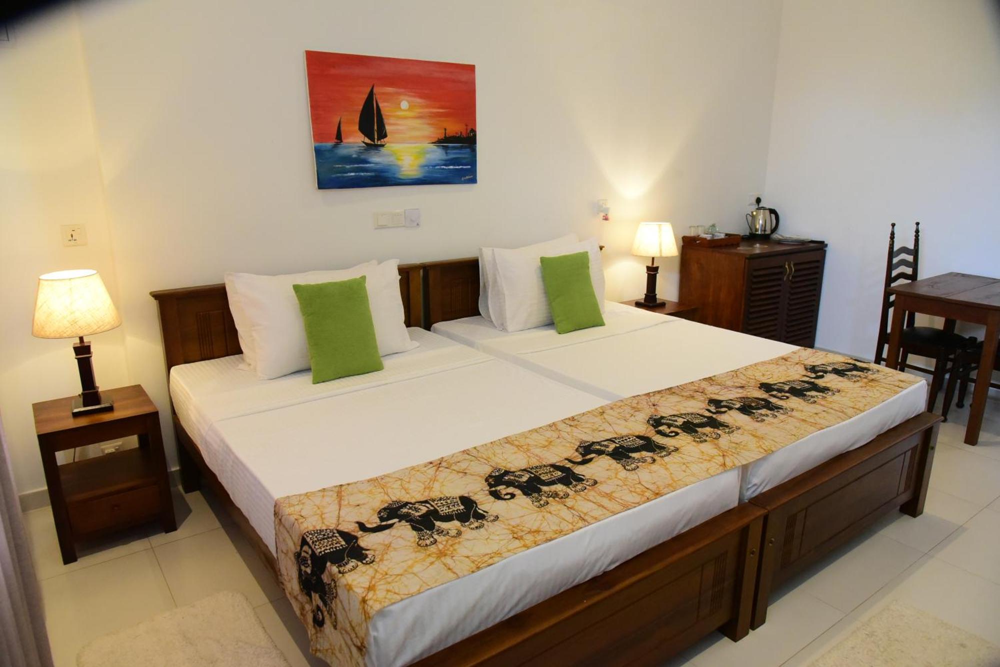 Tranquil Hotel Hikkaduwa Bagian luar foto