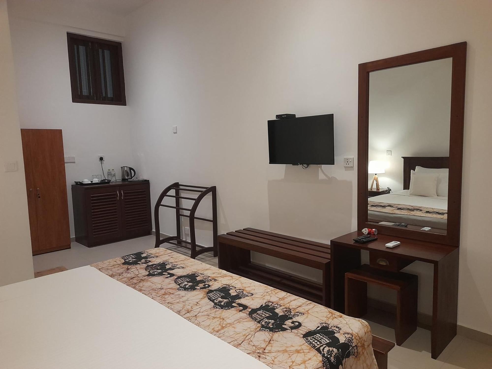 Tranquil Hotel Hikkaduwa Bagian luar foto
